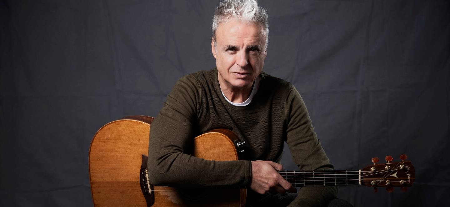 João Gil _ Só Se Salva O Amor